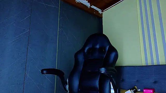 ALANNFERRER online show from April 12, 2026, 10:20 am