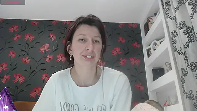 RosieHayes online show from April 4, 2026, 7:33 pm