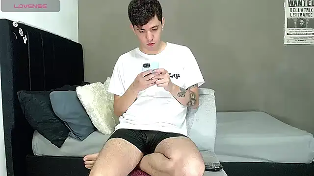 Matteo12  online show from March 24, 2026, 4:39 am