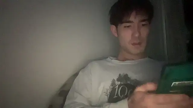 Snapshot of futomaki chatting on January 7, 2026, 10:12 pm futomaki online show from January 7, 2026, 10:12 pm