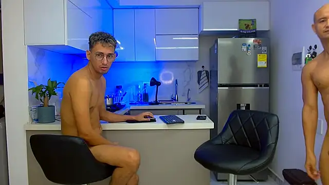 twoboyssex online show from April 15, 2026, 9:27 am