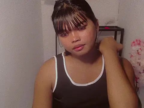 Snapshot of FROXXX21 chatting on July 11, 2026, 8:33 pm FROXXX21 online show from July 11, 2026, 8:33 pm