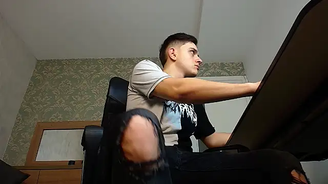 FelixStarkk online show from November 26, 2025, 4:57 am