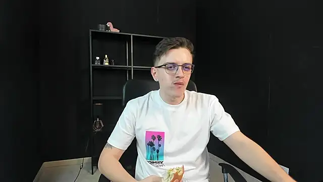FelixStarkk online show from May 6, 2026, 4:19 am
