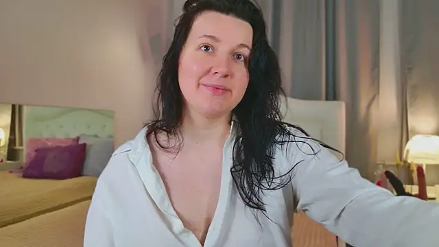 love me  tonight  online show from October 25, 2025, 10:04 pm