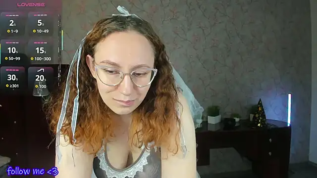 Snapshot of ellie_coy_ chatting on November 1, 2025, 1:24 pm ellie coy online show from November 1, 2025, 1:24 pm