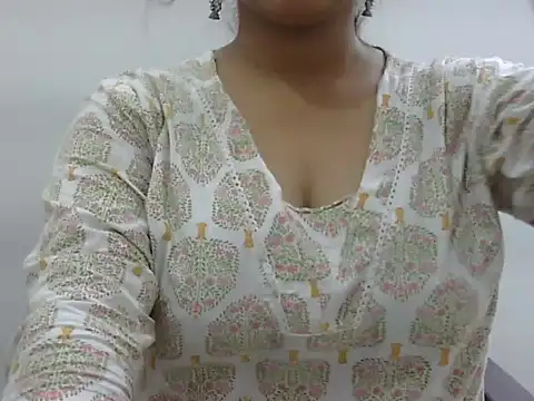 LIYO  online show from May 25, 2026, 7:36 am