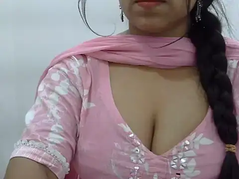 Snapshot of LIYO_ chatting on June 30, 2026, 6:03 am LIYO online show from June 30, 2026, 6:03 am