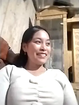 Maipm18 online show from October 7, 2025, 2:53 am
