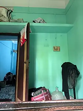 cutecople online show from April 21, 2026, 5:47 am