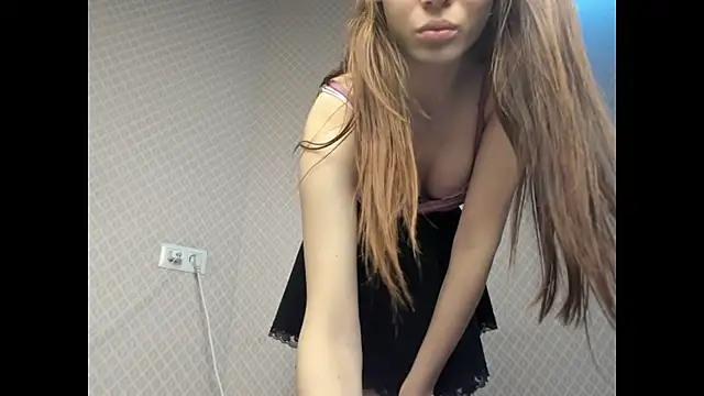 Snapshot of _Venesa_ chatting on October 3, 2025, 7:33 pm Venesa online show from October 3, 2025, 7:33 pm