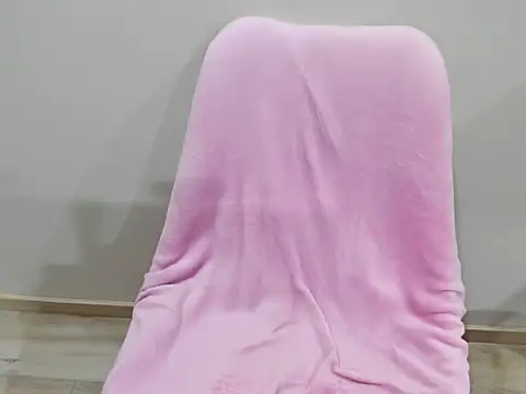  Venesa  online show from April 9, 2026, 8:03 pm