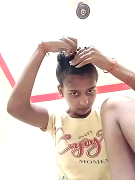 Saniye-143 online show from September 18, 2025, 2:57 am