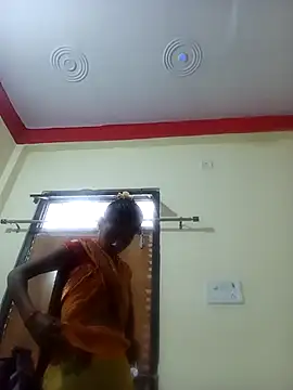 Saniye-143 online show from September 30, 2025, 5:12 am