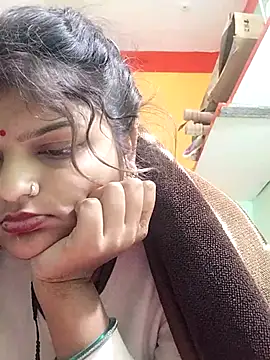 Hot mirchjii online show from November 11, 2025, 12:32 am