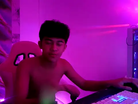 Twink chriz online show from July 13, 2026, 1:14 pm