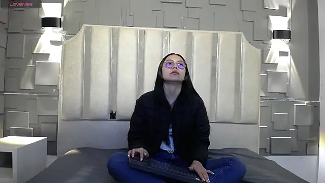 katalina07 1 online show from April 18, 2026, 2:54 pm