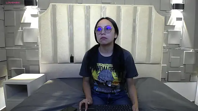 katalina07 1 online show from April 20, 2026, 5:37 pm