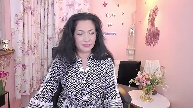 Snapshot of MyLovOne chatting on June 19, 2026, 11:36 am MyLovOne online show from June 19, 2026, 11:36 am