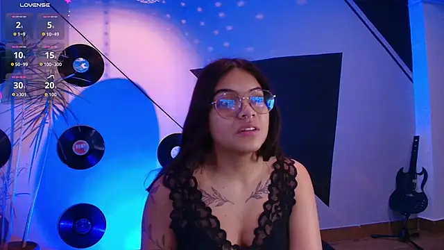 Lilith and Khloe online show from October 30, 2025, 11:22 am