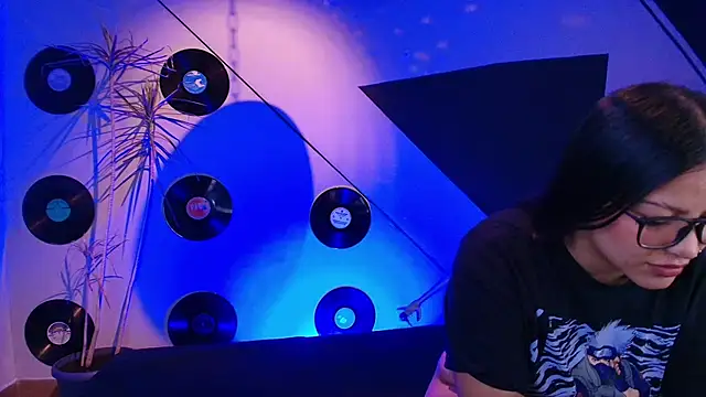 Lilith and Khloe online show from November 1, 2025, 11:23 am