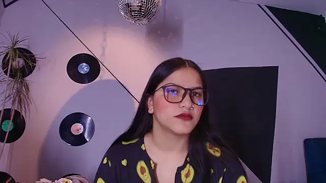 Lilith and Khloe online show from March 3, 2026, 11:16 am