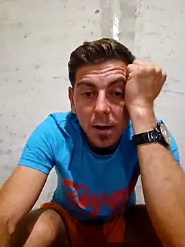 Snapshot of Alex-andru88 chatting on November 1, 2025, 6:54 pm Alex-andru88 online show from November 1, 2025, 6:54 pm