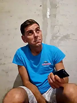 Snapshot of Alex-andru88 chatting on November 7, 2025, 1:44 pm Alex-andru88 online show from November 7, 2025, 1:44 pm