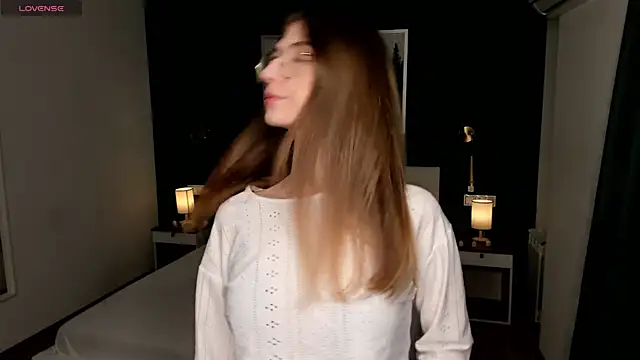 Snapshot of EditaBand chatting on October 22, 2025, 7:13 pm EditaBand online show from October 22, 2025, 7:13 pm