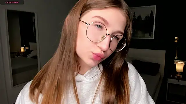 Snapshot of EditaBand chatting on October 23, 2025, 8:07 pm EditaBand online show from October 23, 2025, 8:07 pm