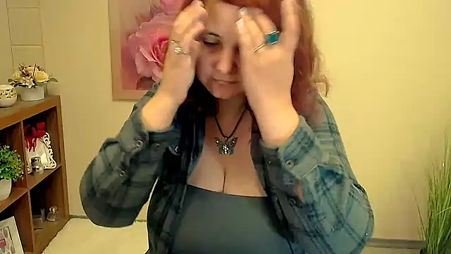 TwoBigSuns online show from September 25, 2025, 7:23 am