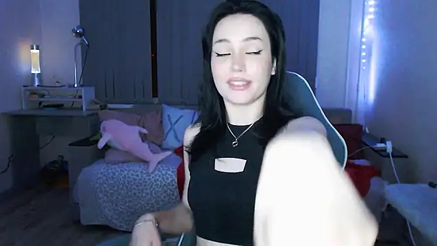 cutefrendlyuser online show from April 14, 2026, 7:31 pm