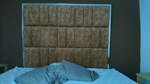 Kitty ravee online show from October 3, 2025, 1:30 pm