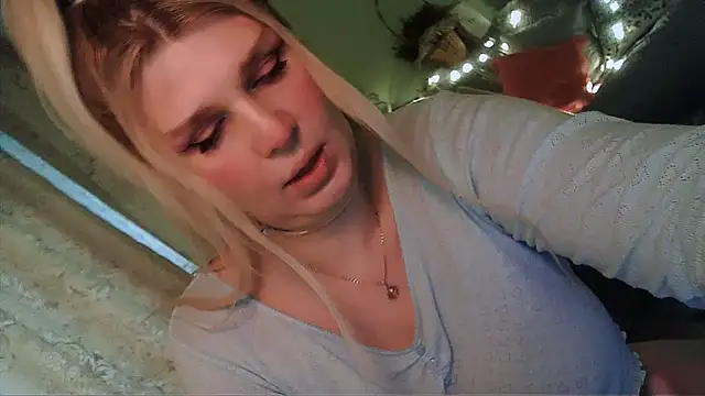 Snapshot of TsPostophere chatting on February 8, 2025, 10:50 am TsPostophere online show from February 8, 2025, 10:50 am