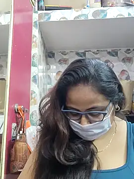 nisha 1110 online show from November 25, 2025, 2:39 pm