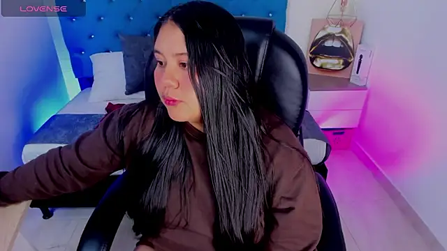 Snapshot of julieta_miller01 chatting on September 19, 2025, 11:33 am julieta miller01 online show from September 19, 2025, 11:33 am