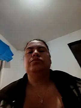 Snapshot of yaneth_ chatting on September 30, 2025, 12:32 pm yaneth online show from September 30, 2025, 12:32 pm