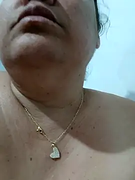 Snapshot of yaneth_ chatting on November 7, 2025, 11:49 pm yaneth online show from November 7, 2025, 11:49 pm