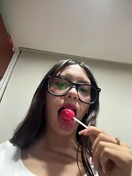 Katie rawwww online show from September 27, 2025, 11:43 pm