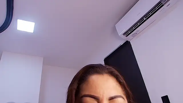 Karla hilton1 online show from May 27, 2026, 11:51 am