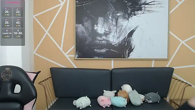 olivia russo  online show from November 27, 2025, 8:11 pm