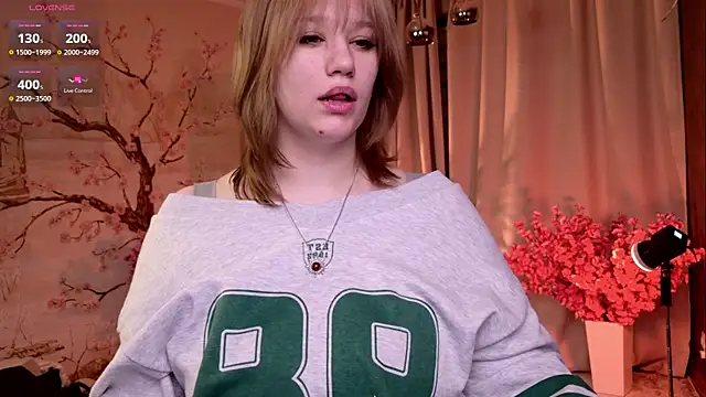 Morvelyn online show from November 20, 2025, 7:02 pm