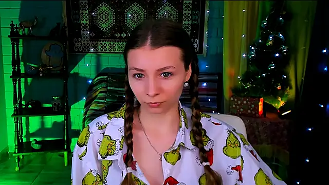 JulieDaniel online show from December 18, 2025, 4:18 am