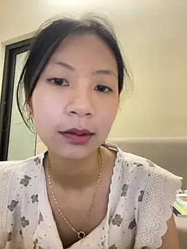 Lil-Gi online show from October 5, 2025, 3:54 pm