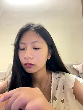 Lil-Gi online show from October 10, 2025, 3:11 pm