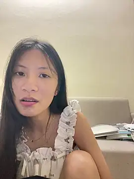 Lil-Gi online show from October 30, 2025, 3:35 pm