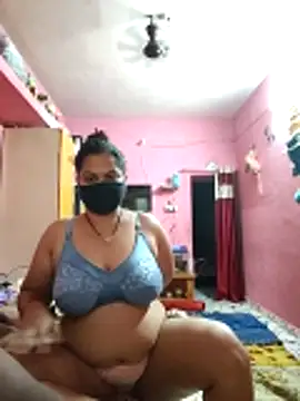 biggbobbsgirl online show from April 3, 2026, 2:31 am