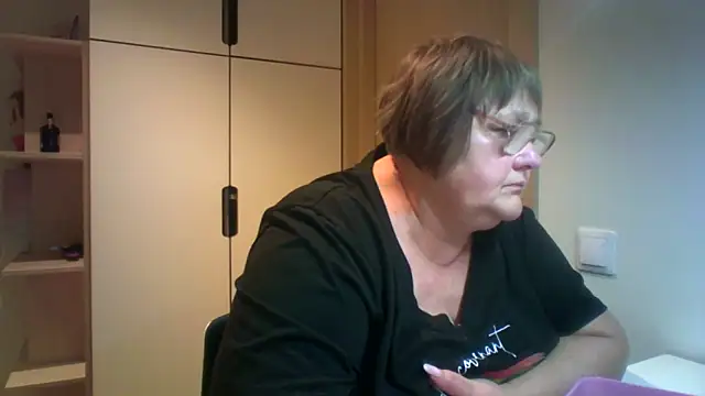 rewa666 online show from October 1, 2025, 4:57 pm