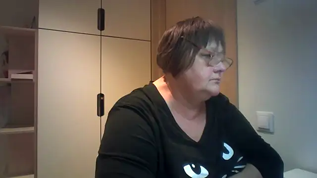 rewa666 online show from October 6, 2025, 4:48 pm