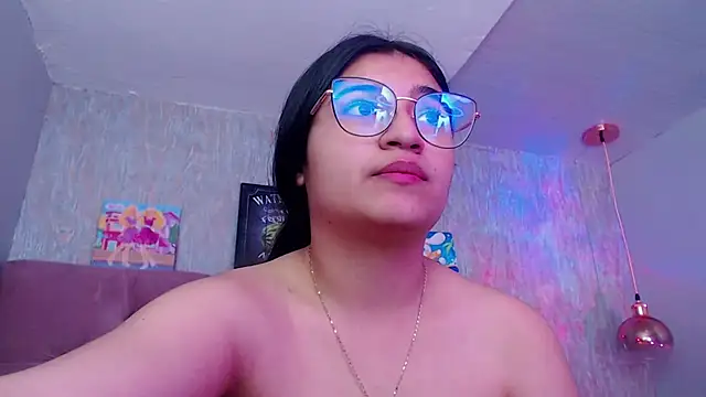 laurenelove online show from October 13, 2025, 3:39 am